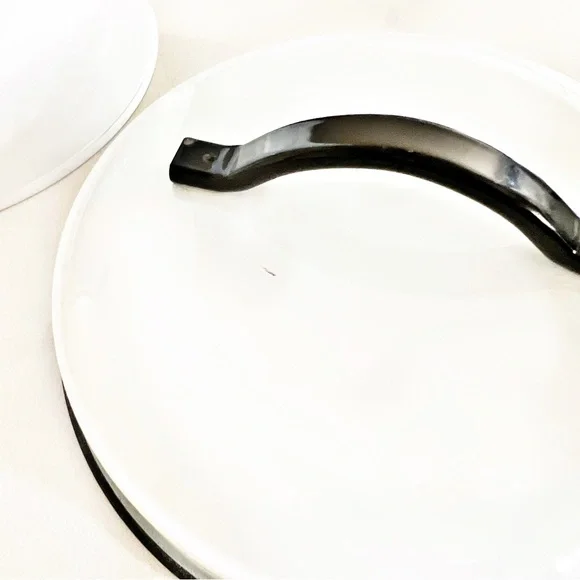 ENAMELED DOG TREAT METAL CANISTER BLACK WHITE HAUTE DOG BONE GRAPHICS IN… - Picture 11 of 12